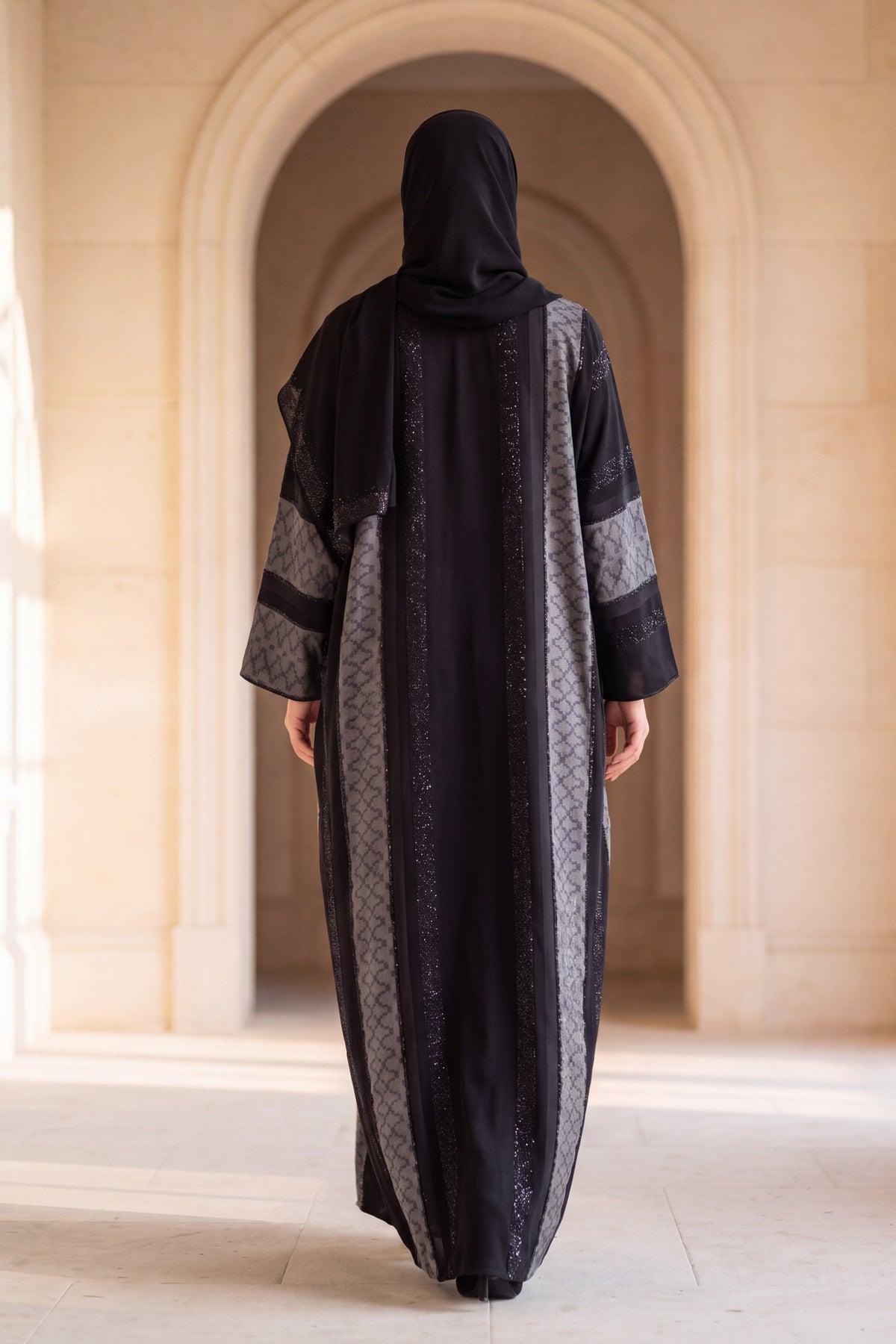 Mashrabiya abaya in Graphite, view 3