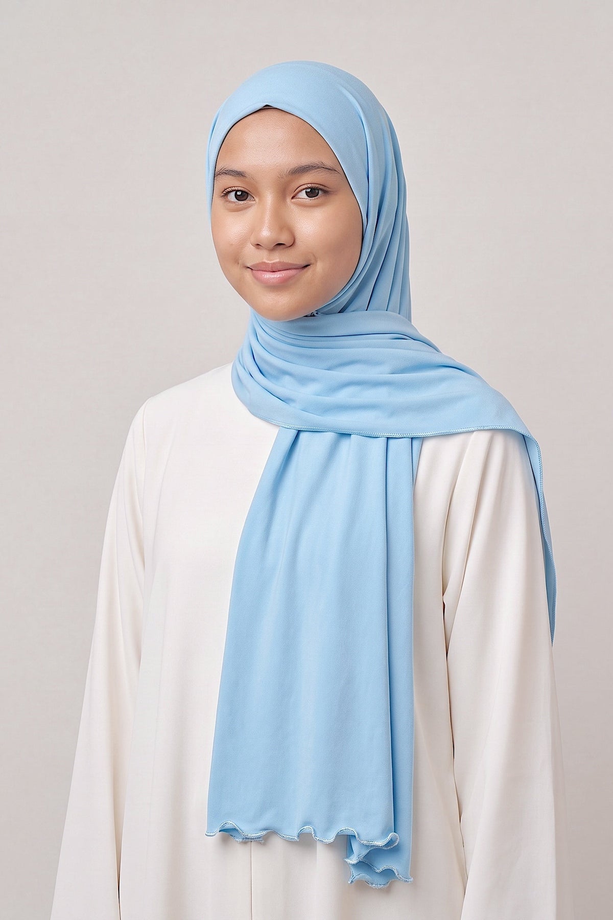 Al Emira Sky Satin Ripple hijab in a jersey, polyester and nylon blend