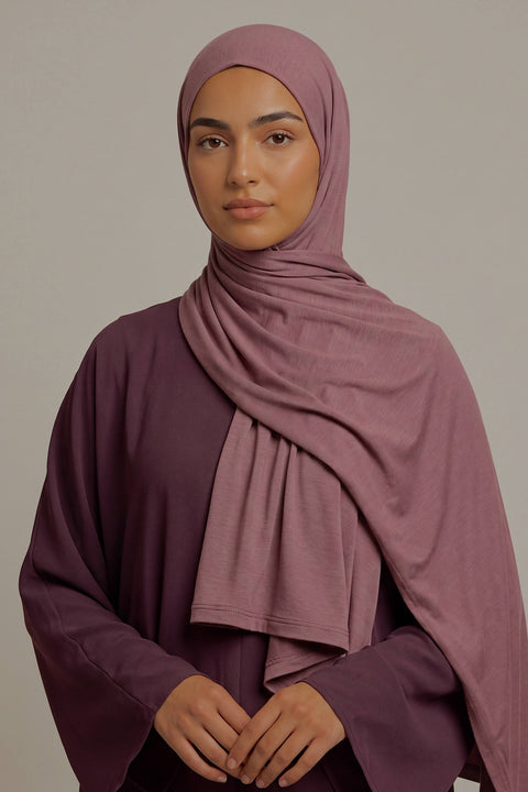 Mauve Silora cotton jersey hijab by Al Emira