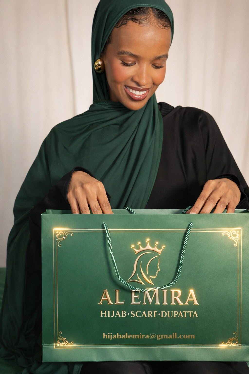 Al Emira gift bag and box, alternate view