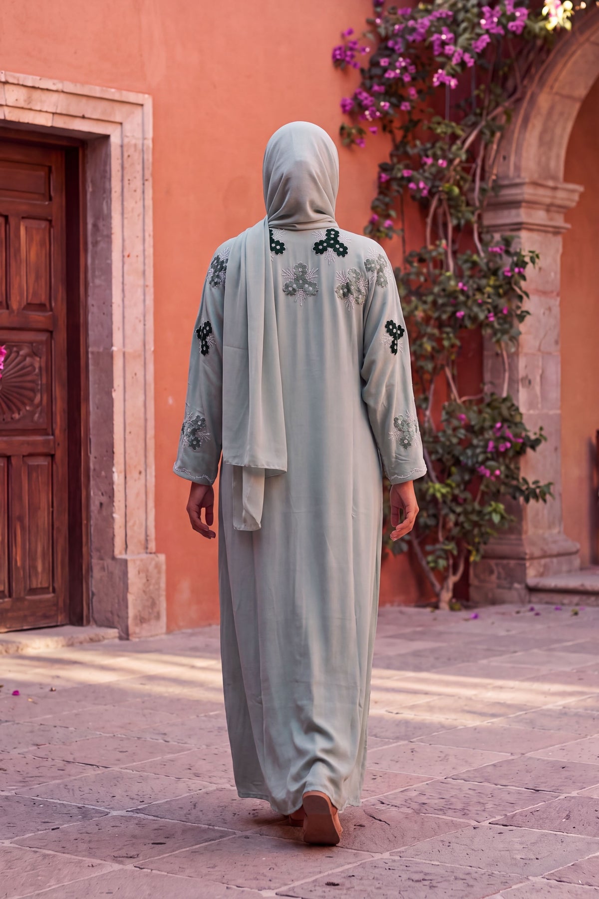 Blossom abaya in Sage, view 4