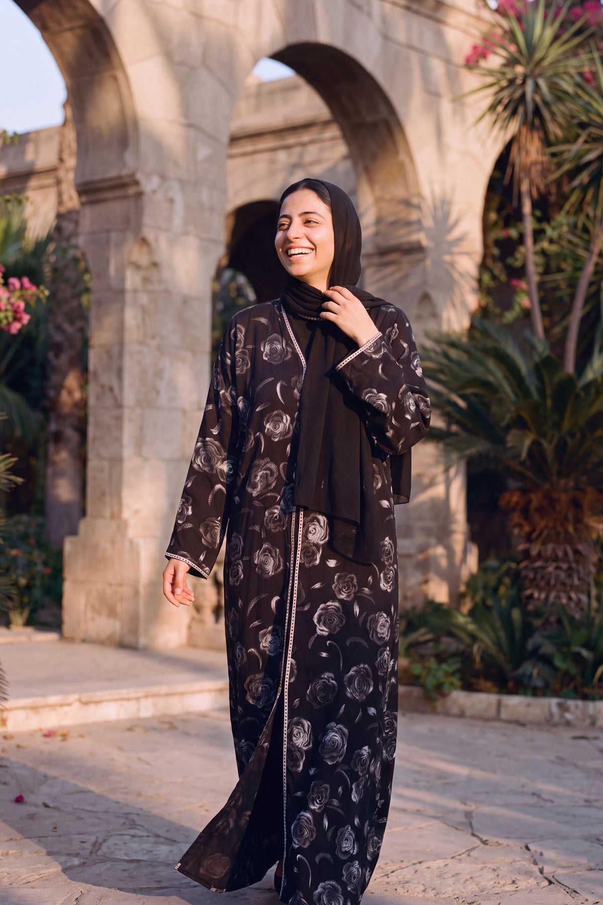 Rosette abaya in Onyx, view 4