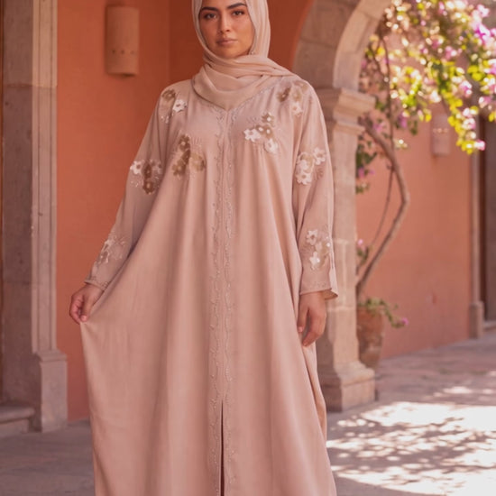 Video of the Blossom abaya in Champagne